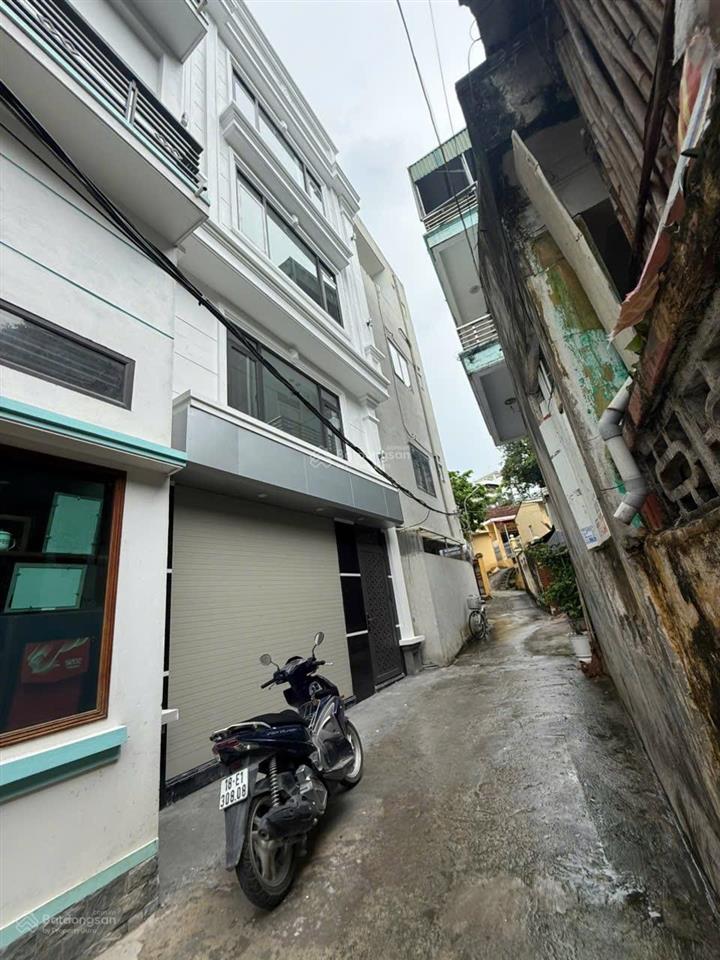Nhà 4 tầng trung tâm cột 2 có gara để oto 0962 698 ***