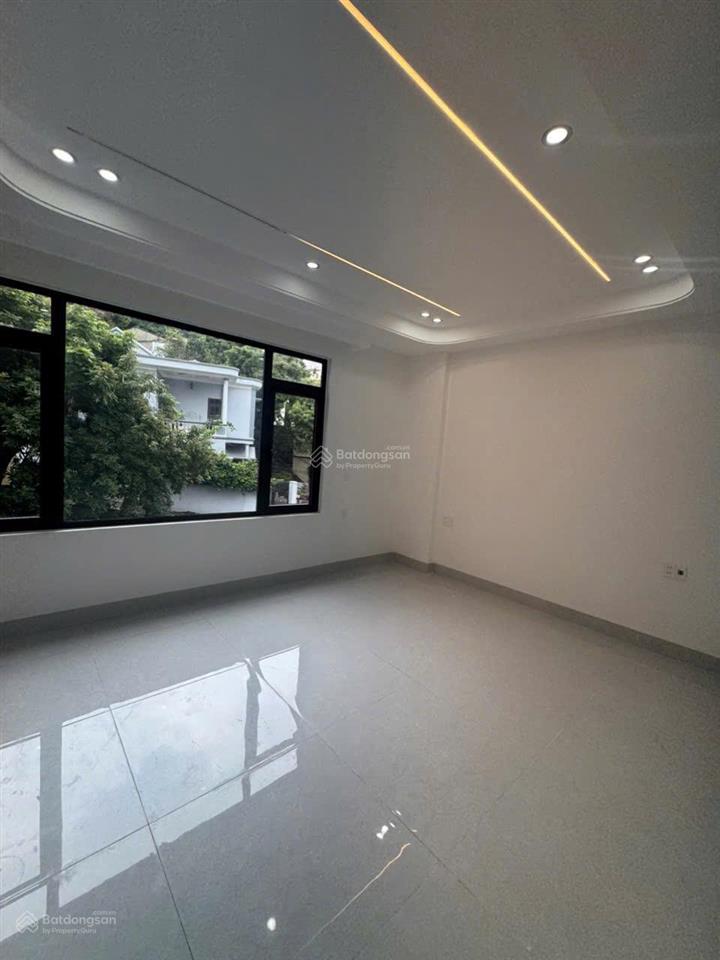 Nhà 4 tầng trung tâm cột 2 có gara để oto 0962 698 ***