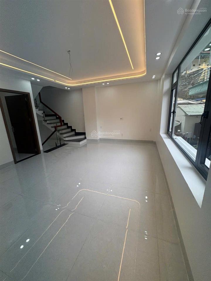 Nhà 4 tầng trung tâm cột 2 có gara để oto 0962 698 ***