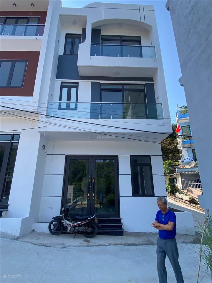 Bán nhà hồng hải căn góc thoáng mát hía nhỉnh hơn 3ty  0962 698 ***