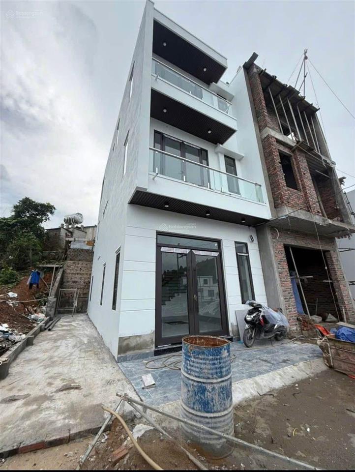 Bán nhà 3 tầng hà trung thông hà lầm , đường oto đỗ cửa