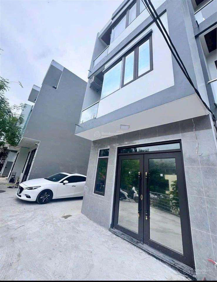Nhà 3 tầng cao thắng có bãi đỗ oto ngày đêm bên cạnh nhà  0962 698 ***