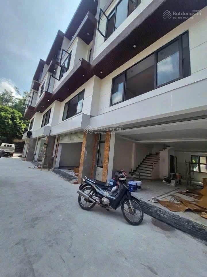 Bán nhà p. cao thắng có gara để ô tô  0962 698 ***