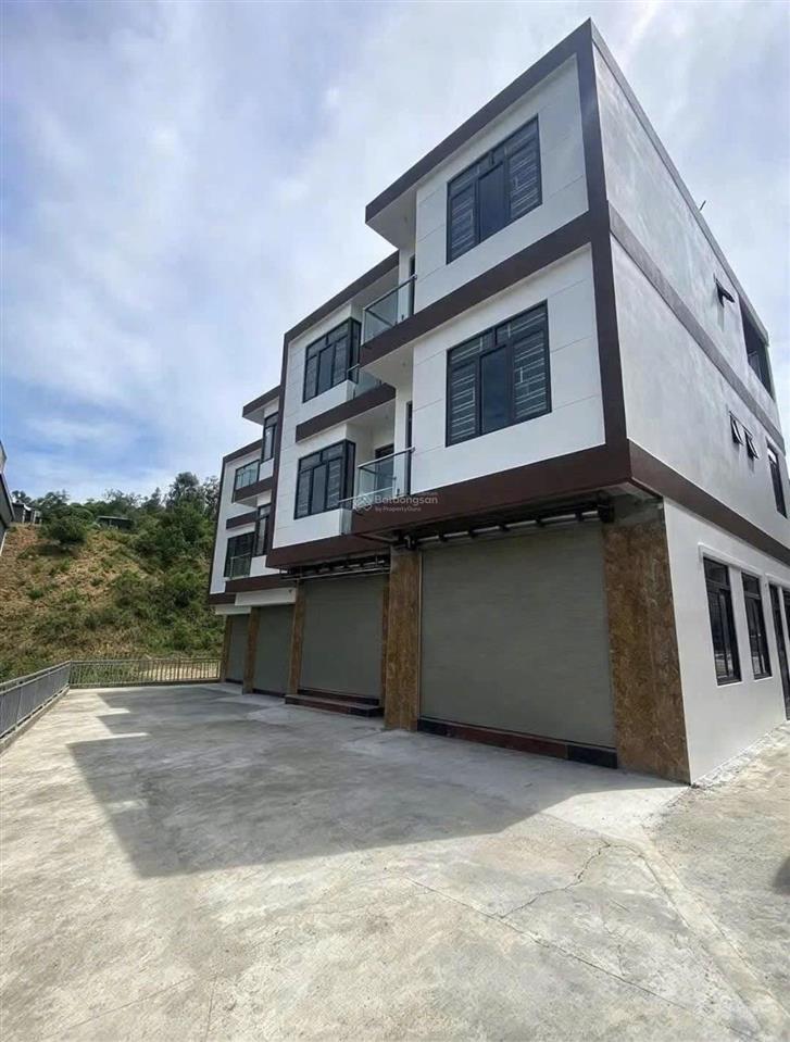 Chỉ hơn 2 tỷ có ngay nhà 3 tầng ô tô đỗ cửa  0962 698 ***