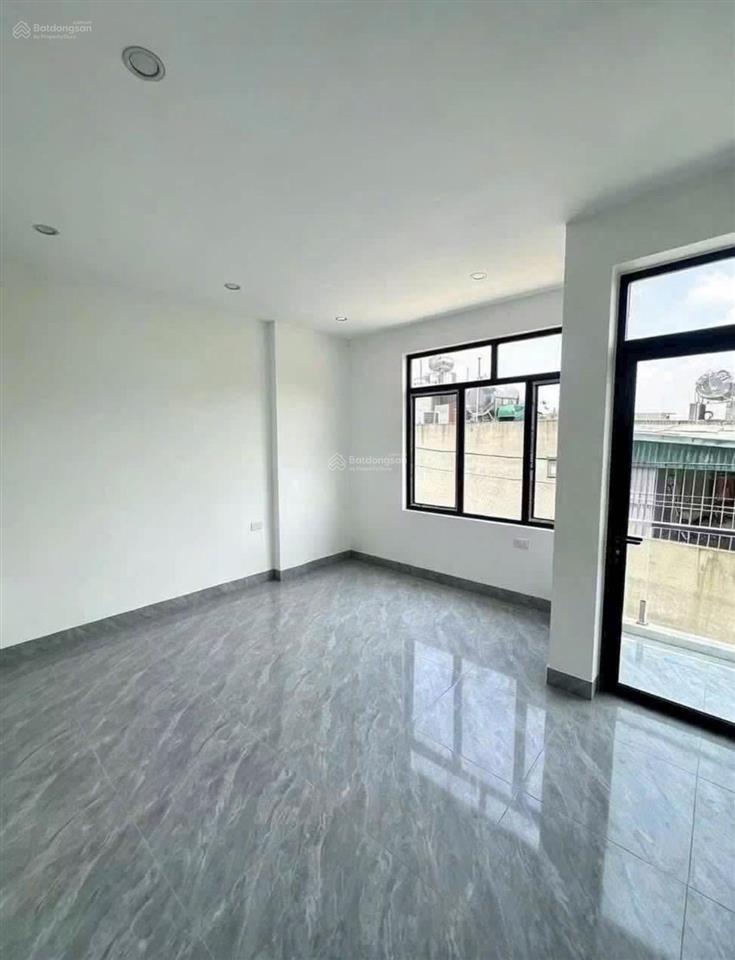 Chỉ hơn 2 tỷ có ngay nhà 3 tầng ô tô đỗ cửa  0962 698 ***
