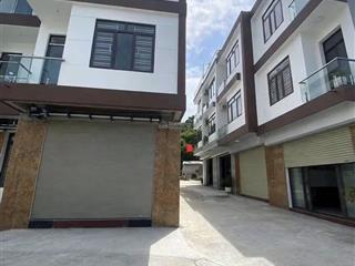 Chỉ hơn 2 tỷ có ngay nhà 3 tầng ô tô đỗ cửa  0962 698 ***