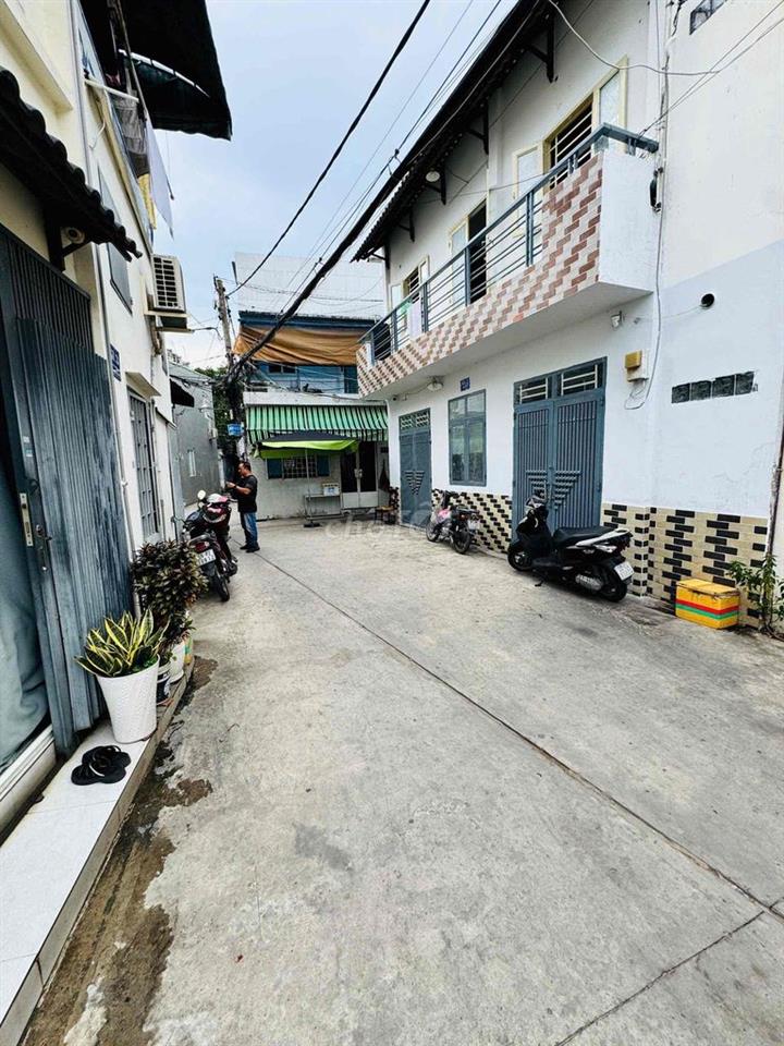 Nhà 2 tầng 45m2 - giá 3,8 tỷ phường mới Phú Thọ Hoà - Khu bàn cờ