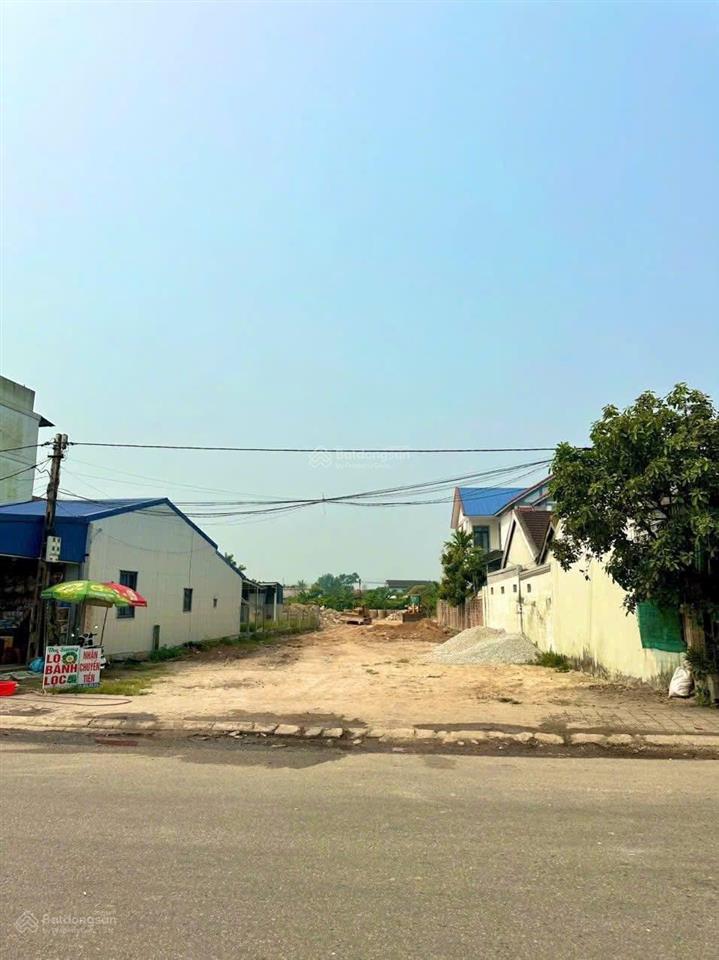 Mặt tiền ql1a  diện tích sử dụng thực 600m