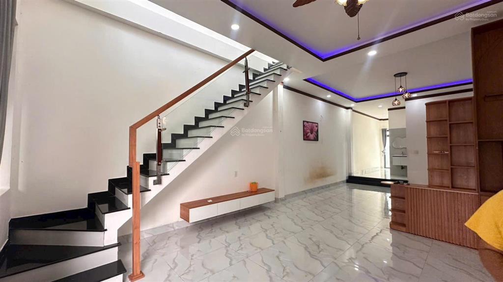 Tôi bán nhà phố y  wang 125m2  1 tầng  giá 1.99 tỷ  full nội thất