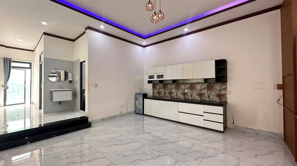 Tôi bán nhà phố y  wang 125m2  1 tầng  giá 1.99 tỷ  full nội thất