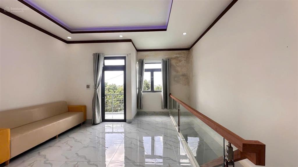 Tôi bán nhà phố y  wang 125m2  1 tầng  giá 1.99 tỷ  full nội thất