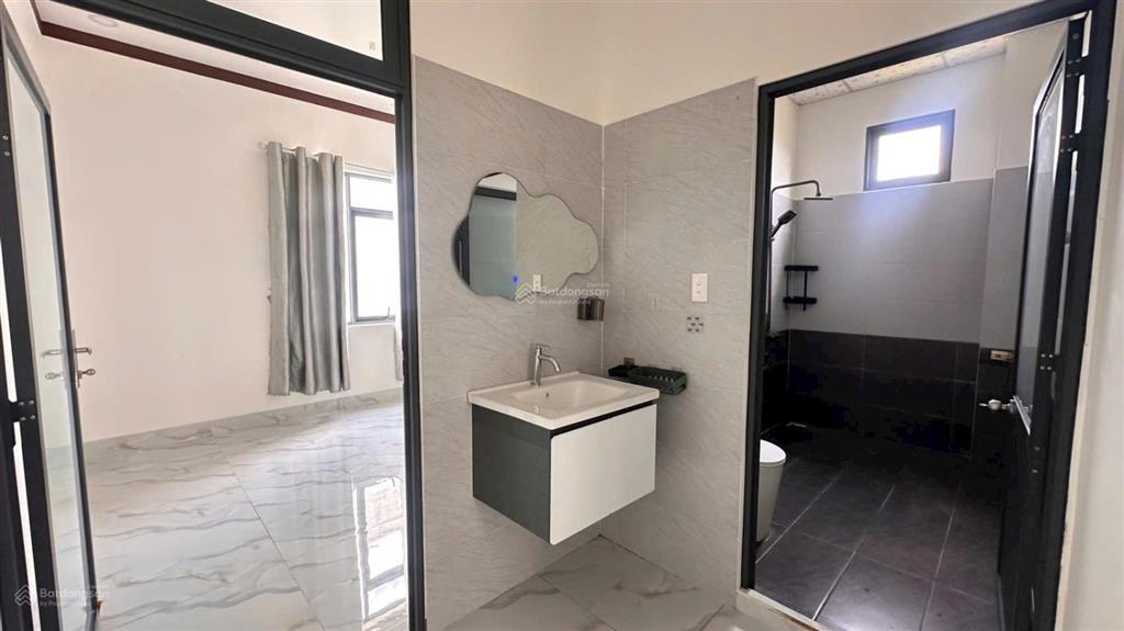 Tôi bán nhà phố y  wang 125m2  1 tầng  giá 1.99 tỷ  full nội thất