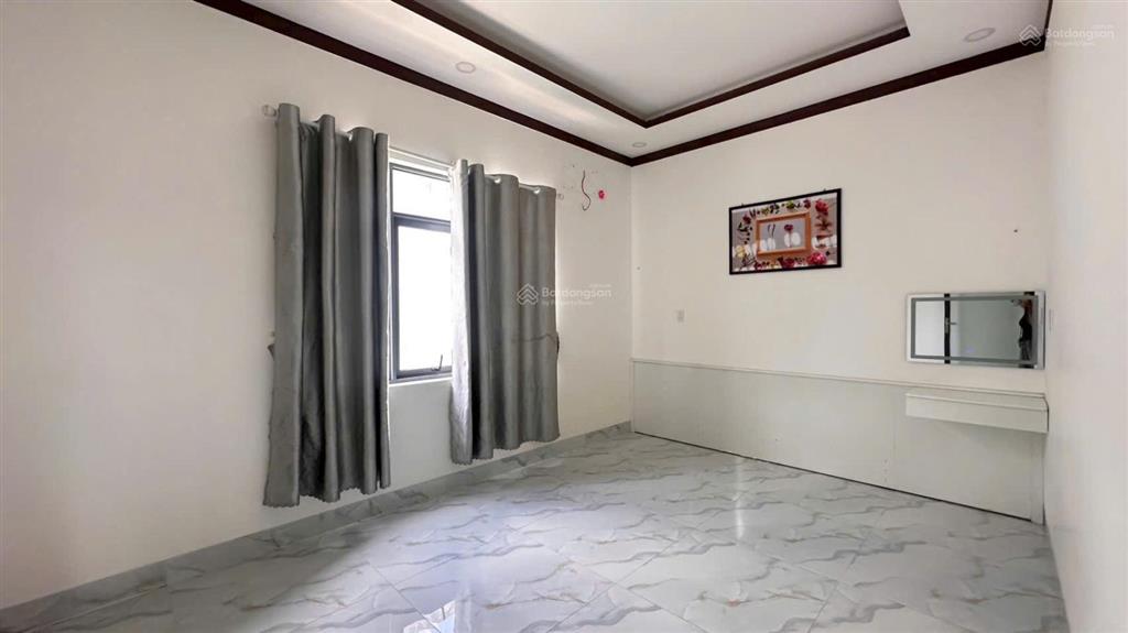Tôi bán nhà phố y  wang 125m2  1 tầng  giá 1.99 tỷ  full nội thất