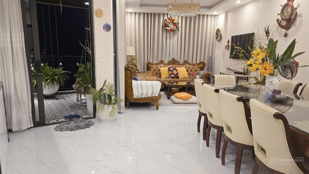 Nhà đẹp nguyễn khánh toàn 90m2 x 7t, 2 mặt tiền vuông vắn, oto tránh dừng đỗ ngày đêm  38 tỷ.