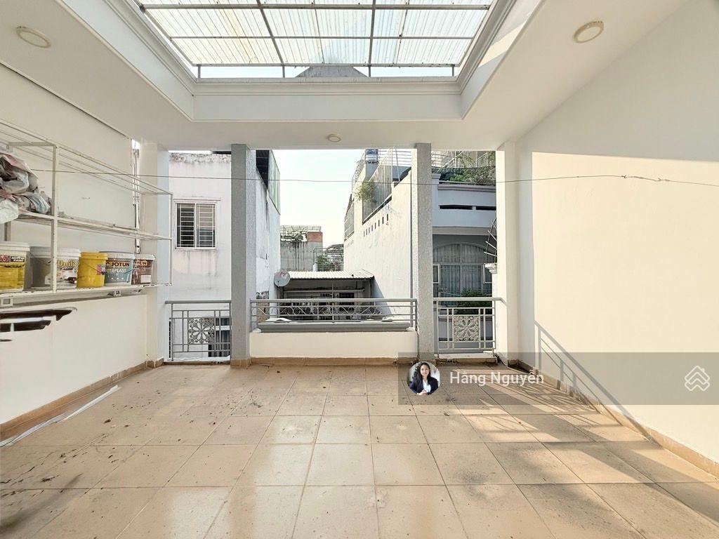 Nhà đẹp ở liền lâm văn bền, mới hoàn thiện 2024, 5x20m, xe hơi ngủ nhà, chỉ 12.x tỷ