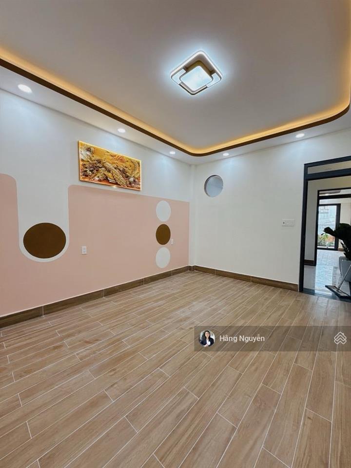Dt khủng 93m2, nở hậu, 4pn, có gara  hẻm trần xuân soạn  7.xtỷ