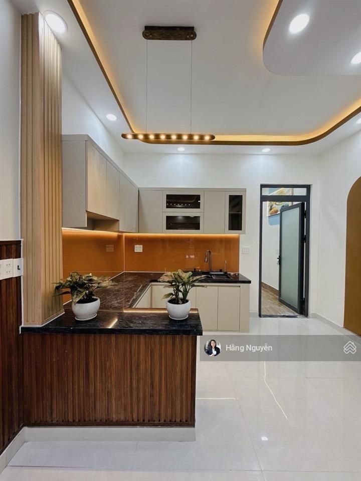 Dt khủng 93m2, nở hậu, 4pn, có gara  hẻm trần xuân soạn  7.xtỷ