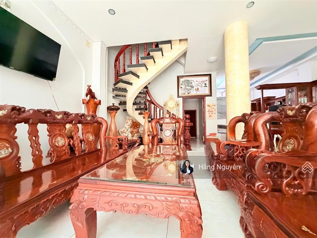 Villa mini có vườn giữa lòng q.7 110m2 chỉ có 8 tỷ  huỳnh tấn phát