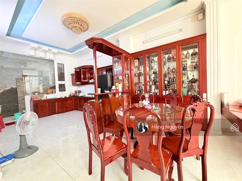Villa mini có vườn giữa lòng q.7 110m2 chỉ có 8 tỷ  huỳnh tấn phát