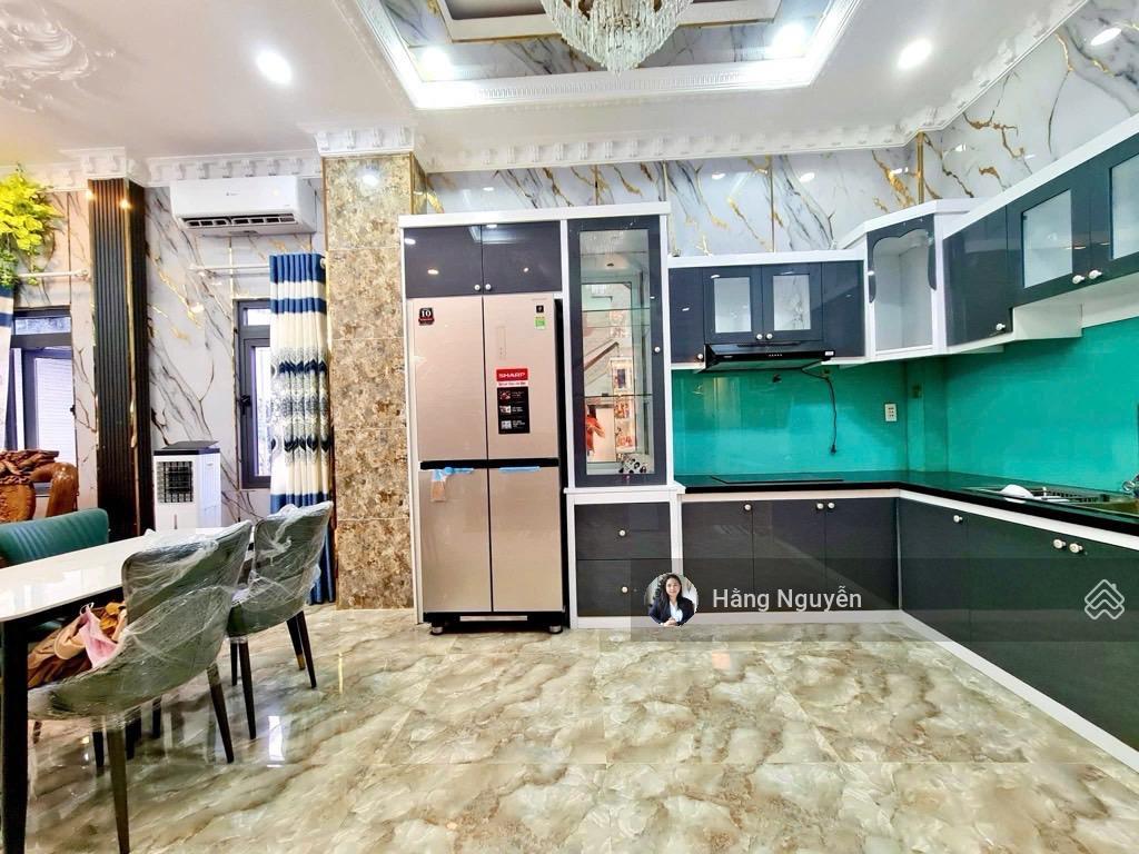Bán nhà btct  mới đẹp hợp ở liền  dt lớn 6.5 x 14m  3 ra lotte mart  7.x tỷ