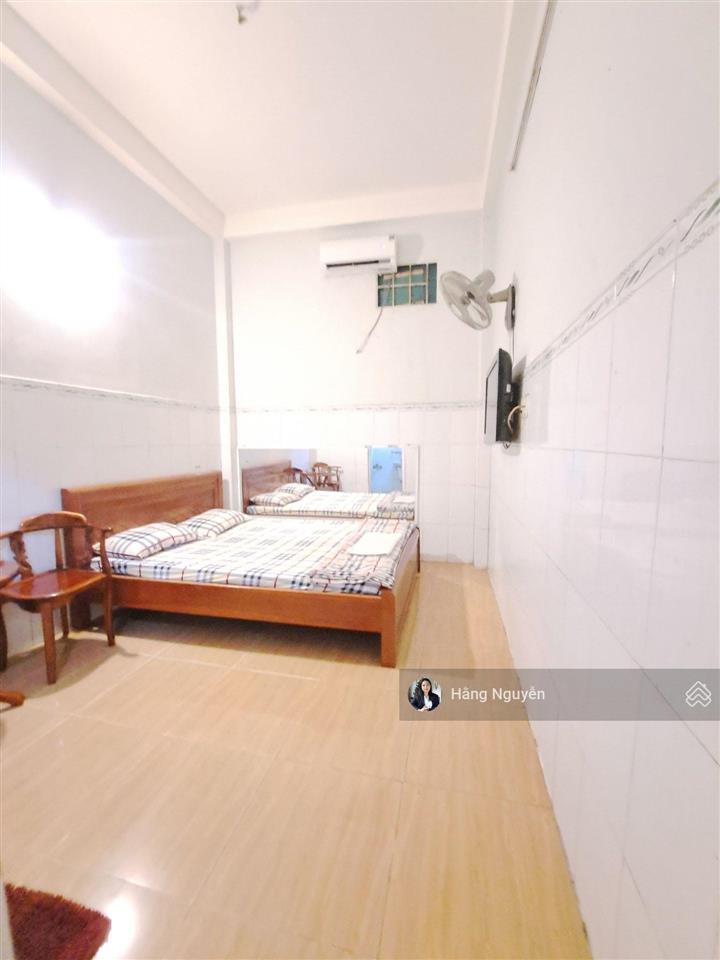 Bán nhà 4 tầng  vừa ở vừa cho thuê  95m2 ngang 4.6m  huỳnh tấn phát sát bên q.4  7,x tỷ