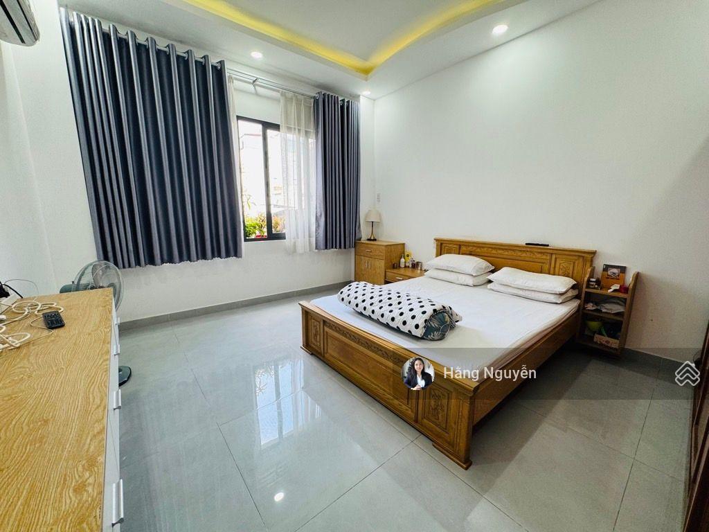 Bán nhà 4 tầng hxh nguyễn thị thập  kiên cố ở liền  64m2 nhỉnh 7 tỷ