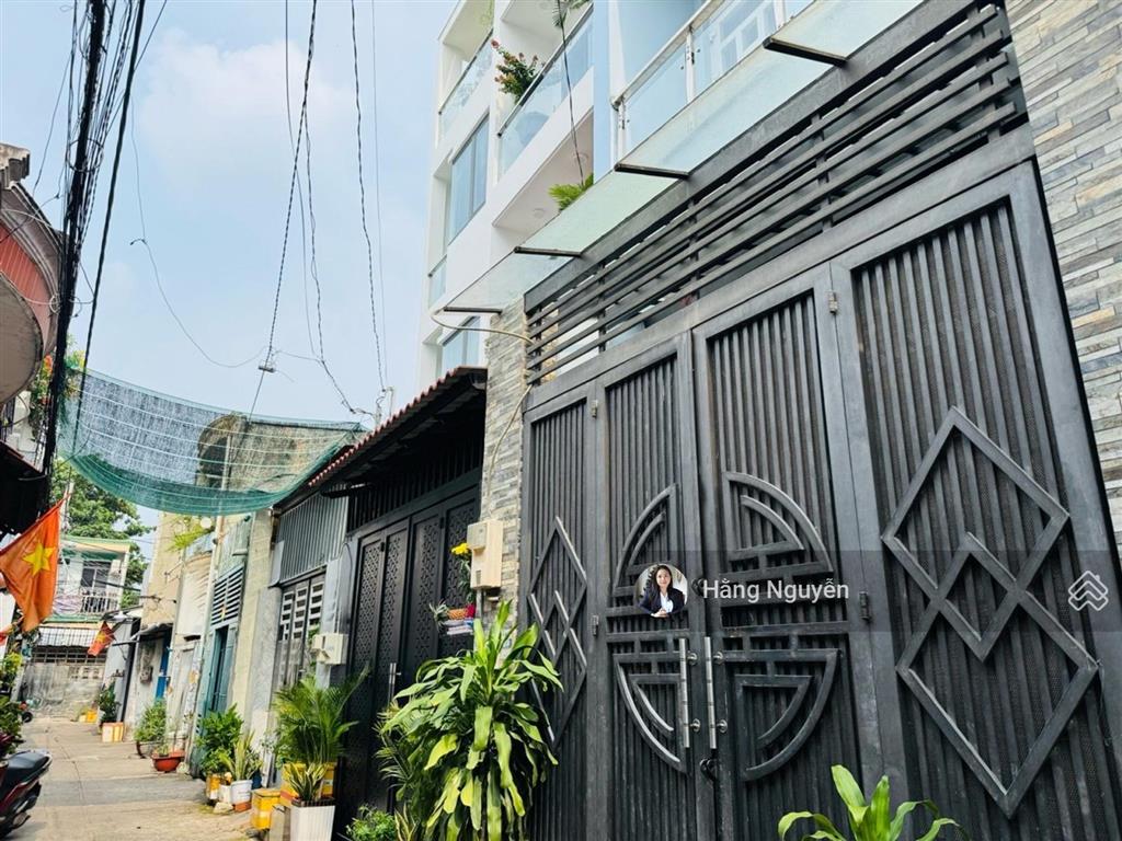 Sát bên q.4, 5 đến q.1 huỳnh tấn phát  nhà btct 4 tầng  7,x tỷ