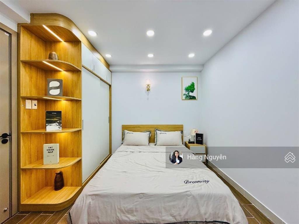 Sát bên q.4, 5 đến q.1 huỳnh tấn phát  nhà btct 4 tầng  7,x tỷ