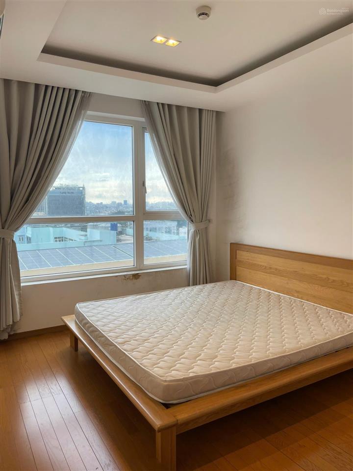 Chuyên cho thuê các căn hộ sky center phổ quang 75m² 2 phòng ngủ/2wc   0906 887 *** quân