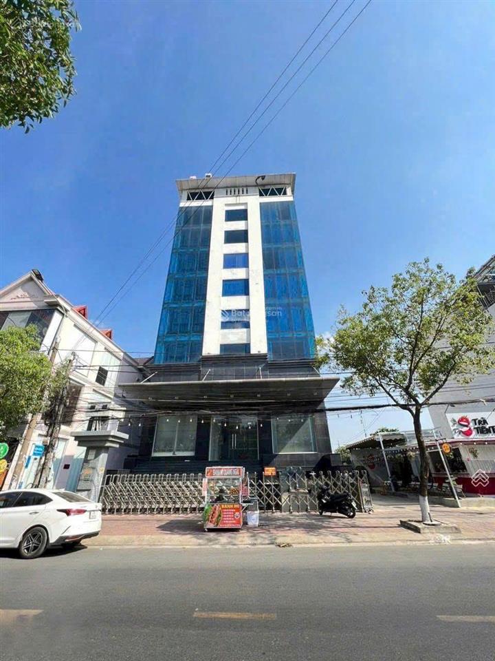 Bán tòa building góc 3 mặt tiền trần hưng đạo  dt 8 x 20m. cn 130m2  6 tầng  giá bán 50 tỷ tl