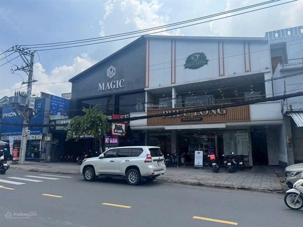 Bán nhà siêu khan hiếm mặt tiền nguyễn chí thanh  dt 18 x 40m  2 tầng  giá bán 100 tỷ tl