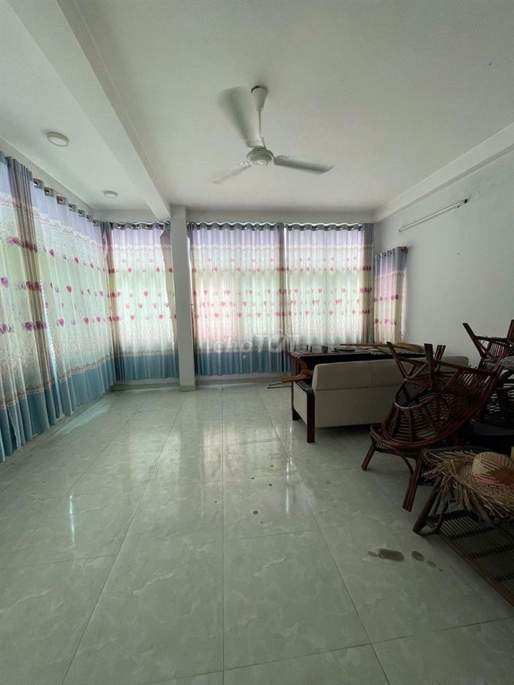 Cho thuê nhà HXH 10m Hồ Ngọc Lãm, 5x20, 3 lầu, 4 phòng lớn