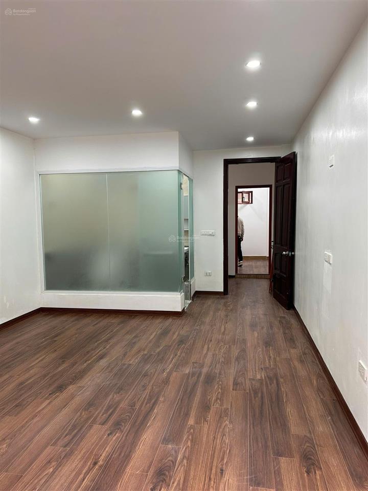 Cấn bán nhá 40m2 nhá xây 5 tầng phố an dương tây hồ