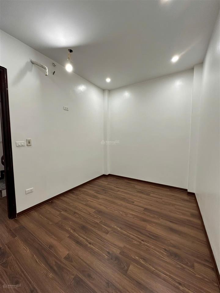 Cấn bán nhá 40m2 nhá xây 5 tầng phố an dương tây hồ