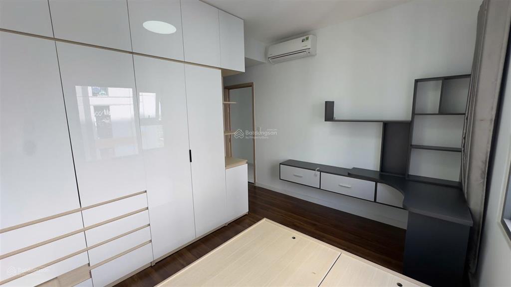 Hướng mát  view thoáng  full nội thất  hỗ trợ vay 80%  savills vận hành