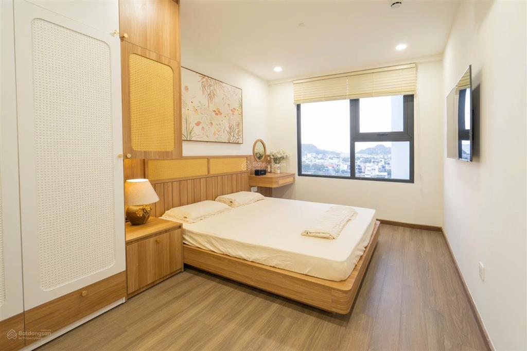 Cho thuê căn hộ 2pn tại chung cư fpt plaza, có 2 ban công và vườn.  0905 666 ***