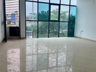 Chính chủ cho thuê văn phòng ngã tư trần khát chân từ 150m2 giá 15tr