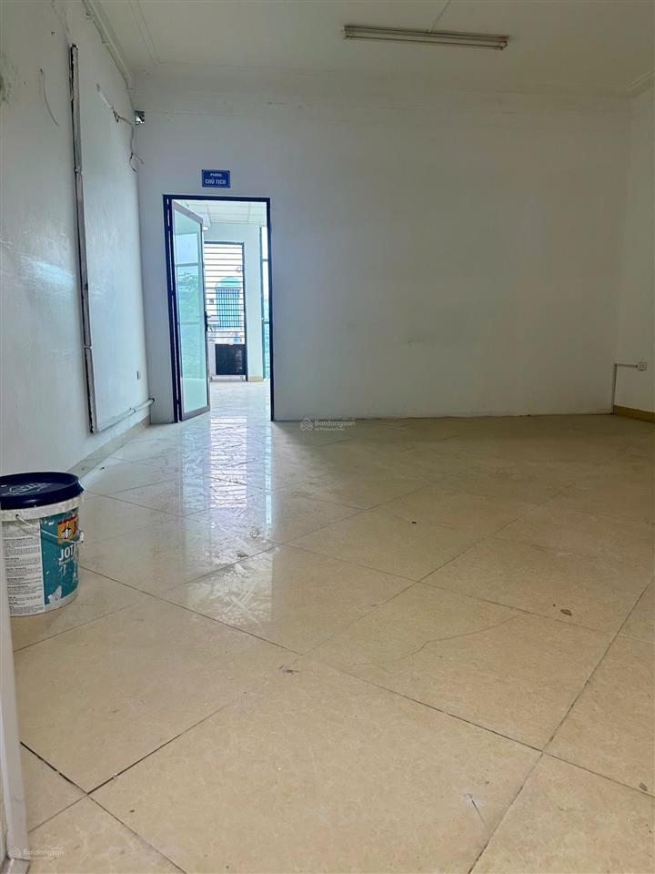 Chính chủ cho thuê văn phòng ngã tư trần khát chân từ 150m2 giá 15tr
