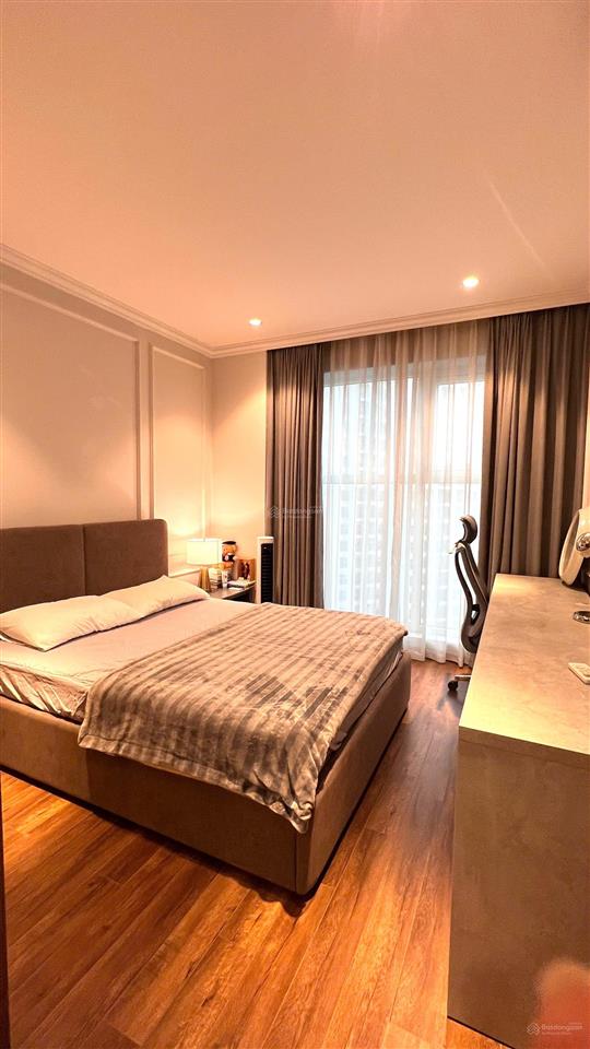Em có căn 2 ngủ 107m2 view công viên và golf toà l5  tầng trung  giá 13 tỷ  0961 266 ***