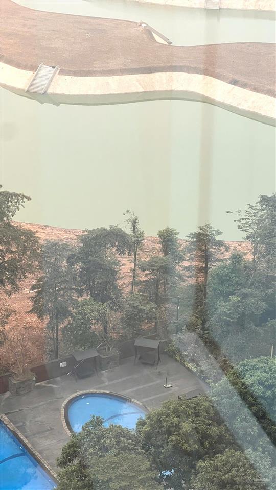 Em có căn 2 ngủ 107m2 view công viên và golf toà l5  tầng trung  giá 13 tỷ  0961 266 ***