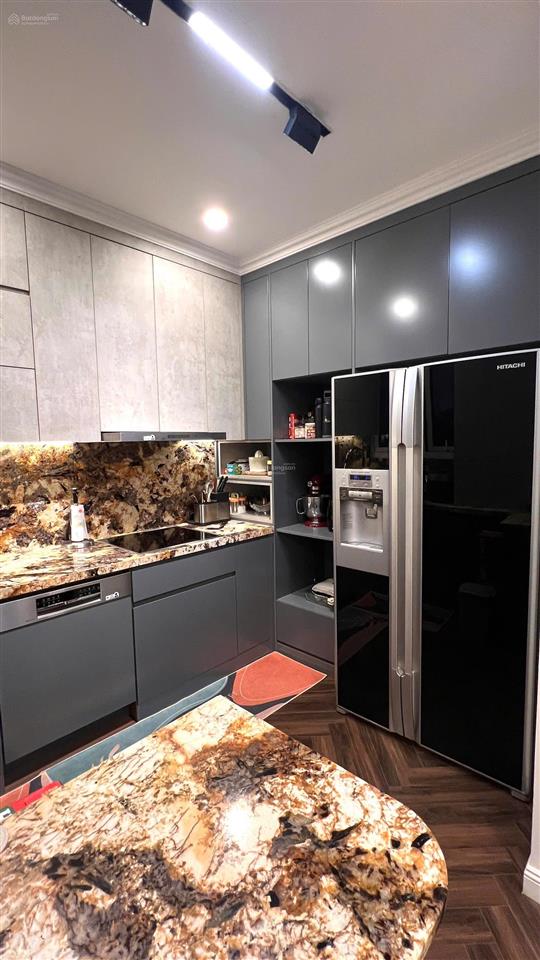 Em có căn 2 ngủ 107m2 view công viên và golf toà l5  tầng trung  giá 13 tỷ  0961 266 ***