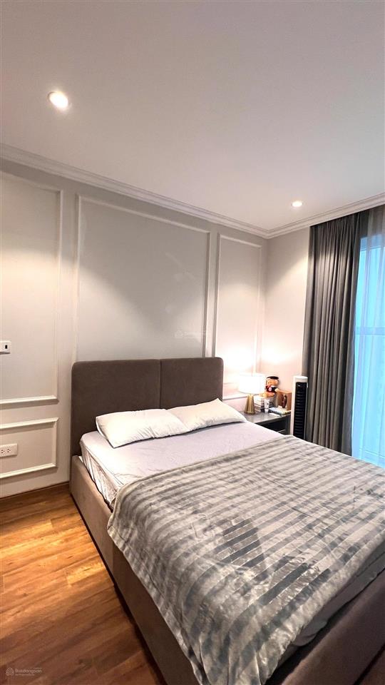 Em có căn 2 ngủ 107m2 view công viên và golf toà l5  tầng trung  giá 13 tỷ  0961 266 ***