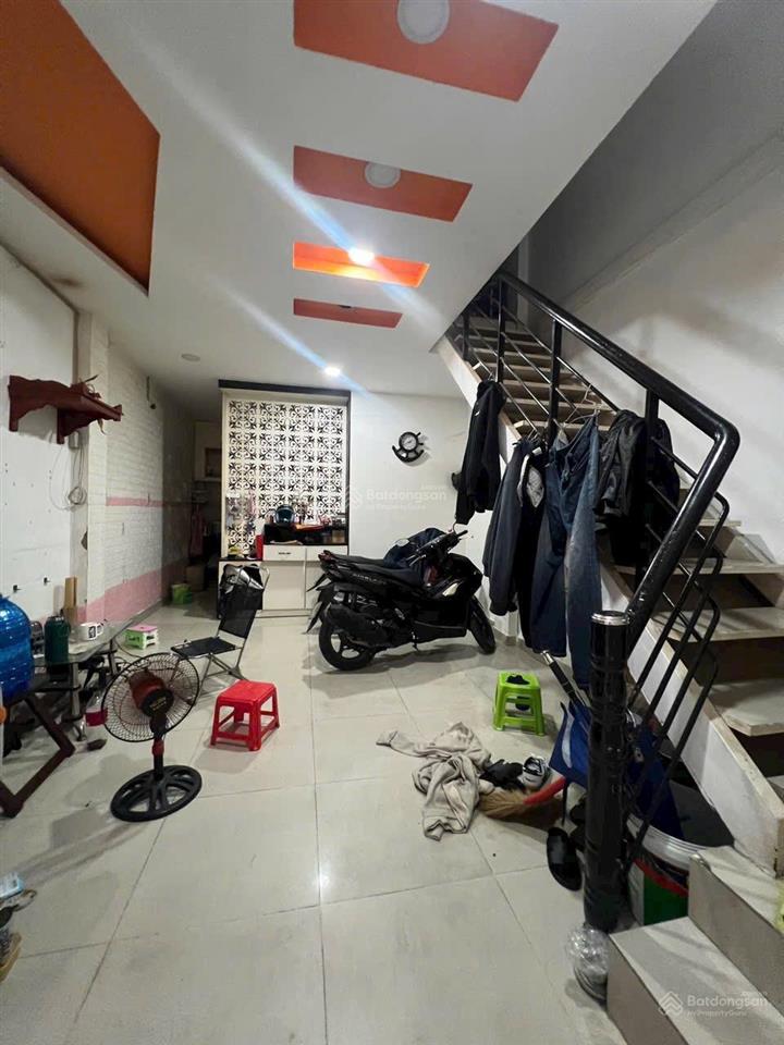 Bán nhà sát gò vấp. 32m2. 1 lầu. 2.75tỷ. ngay chân cầu ngã tư ga