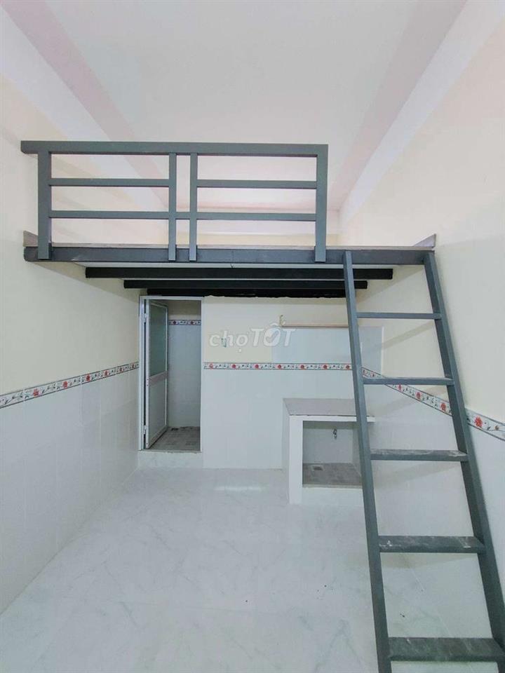 Phòng Trọ APD giá 2.3tr có Gác, gần DH Nguyễn Tất Thành