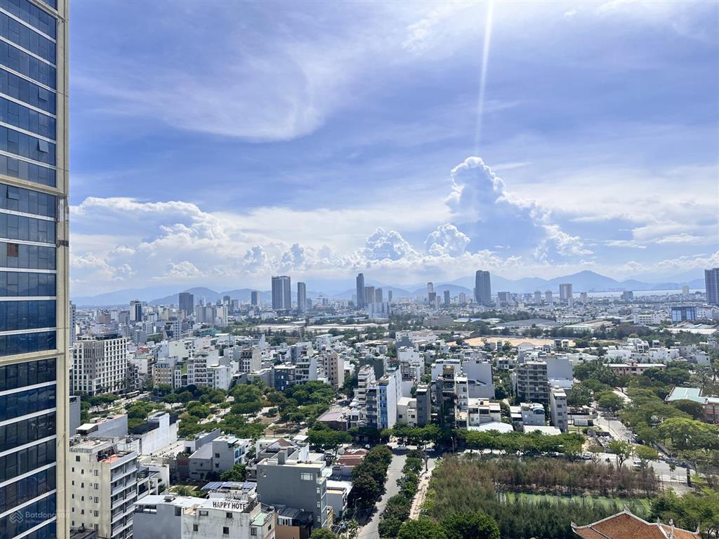 Căn 3pn đập thông hiếm có của tòa altara, 140m2, 2 ban công view biển+view pháo hoa, tầng cao