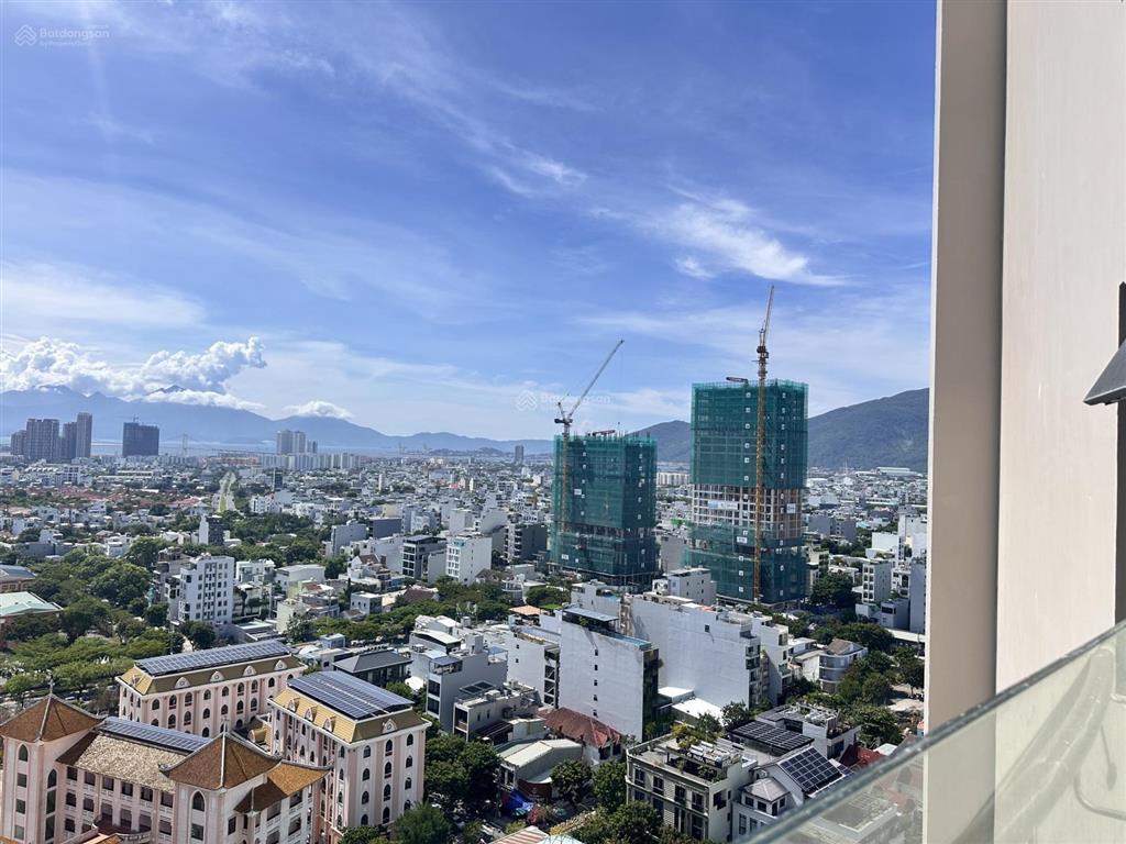 Căn 3pn đập thông hiếm có của tòa altara, 140m2, 2 ban công view biển+view pháo hoa, tầng cao