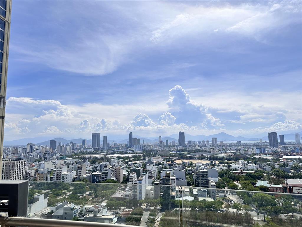 Căn 3pn đập thông hiếm có của tòa altara, 140m2, 2 ban công view biển+view pháo hoa, tầng cao