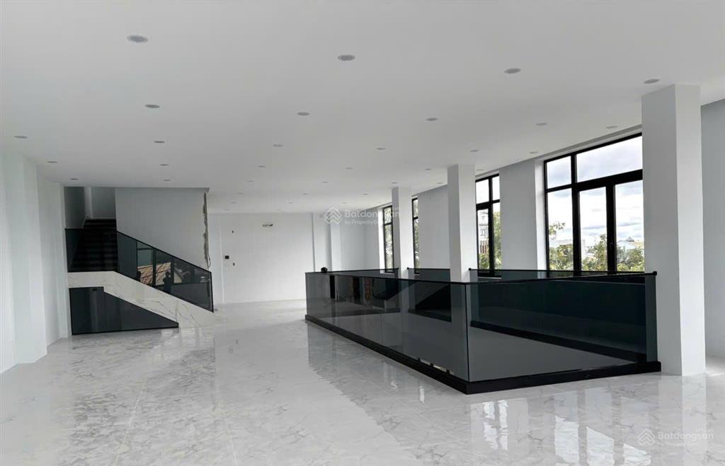 Cho thuê căn góc  khu dự án bossco lý nam đế  pleiku  gia lai