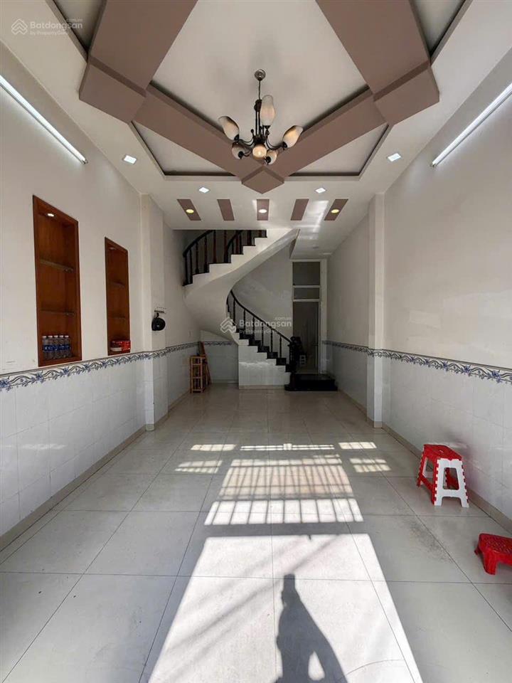 Bán hoặc cho thuê nhà mtnb 10m ống ích khiêm quận 11