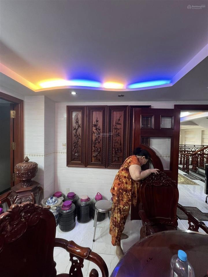 Hạ giá bán gấp biệt thự cao cấp siêu hiếm tuyệt phẩm giữa lòng quận 11